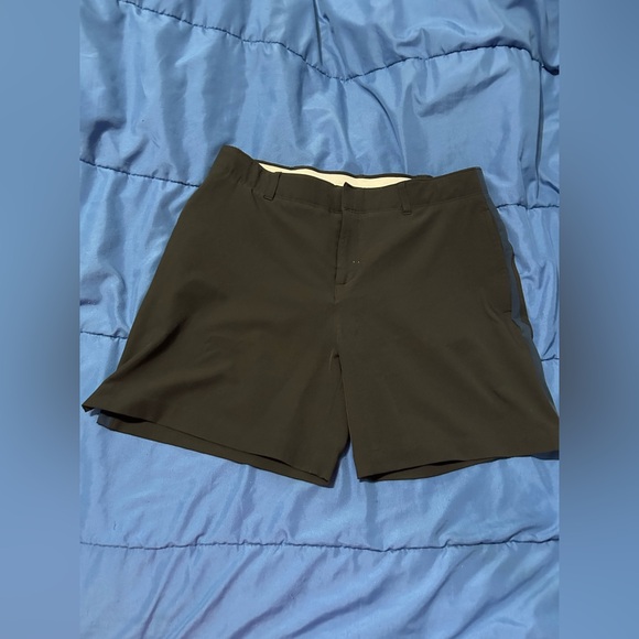 Under Armour Pants - Women’s Underarmour Classic Black Golf Shorts Size Medium Navy Blue stripe